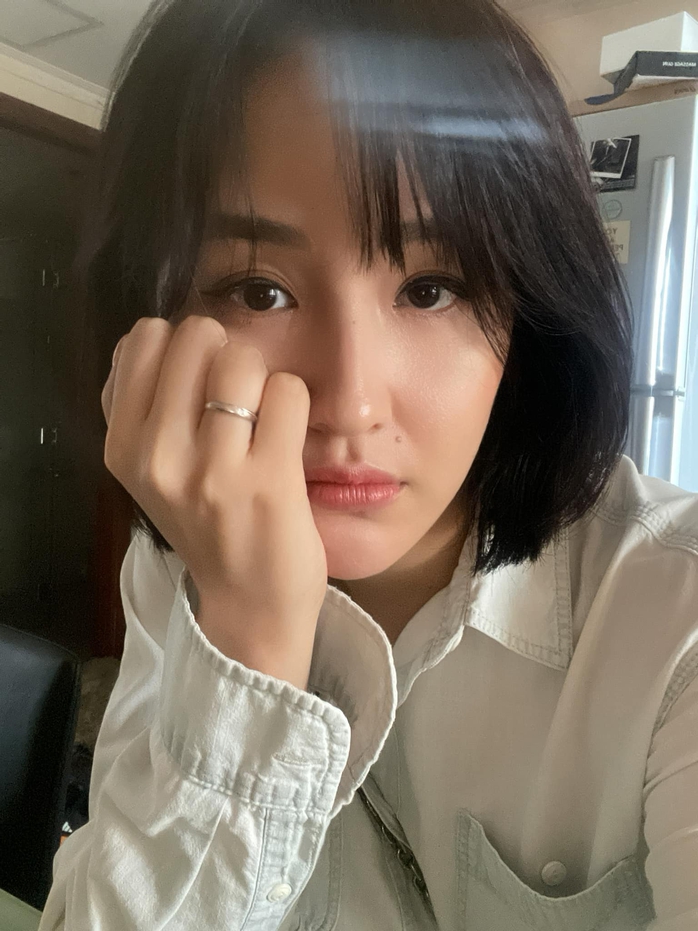 Mai Phương Thúy lộ dấu hiệu bất ổn
- Ảnh 2. Mai Phương Thúy lộ dấu hiệu bất ổn
- Ảnh 2.