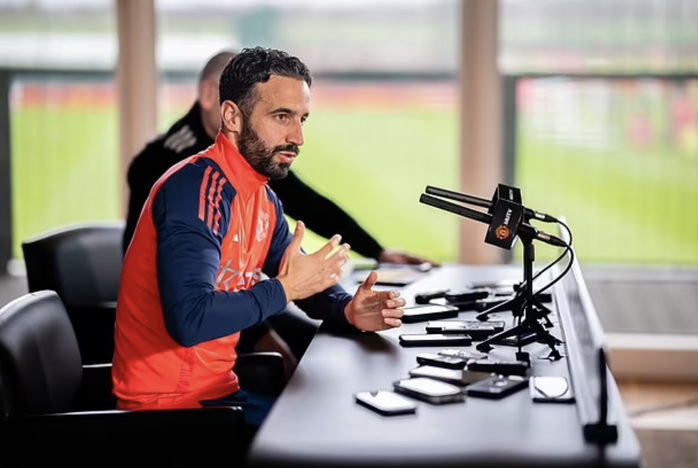 Ruben Amorim: "Man United và những điều cần làm ngay"- Ảnh 1. Ruben Amorim: "Man United và những điều cần làm ngay"- Ảnh 1.