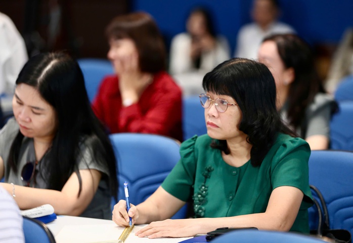 Lãnh đạo của gần 50 trường THPT tham dự bồi dưỡng về “Kỹ năng ứng xử với báo chí - truyền thông”- Ảnh 14. Lãnh đạo của gần 50 trường THPT tham dự bồi dưỡng về “Kỹ năng ứng xử với báo chí - truyền thông”- Ảnh 14.