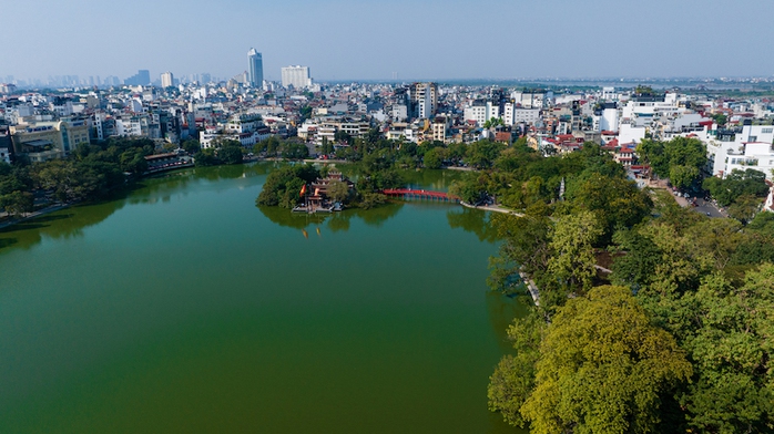 Ngắm những công trình văn hóa, lịch sử của quận Hoàn Kiếm từ trên cao- Ảnh 1. Ngắm những công trình văn hóa, lịch sử của quận Hoàn Kiếm từ trên cao- Ảnh 1.