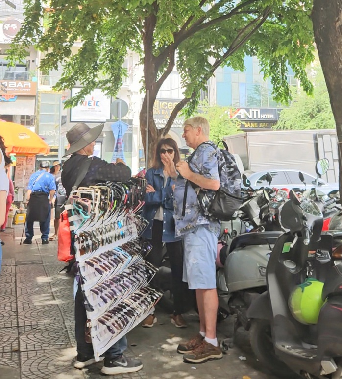 Du khách phiền lòng, du lịch thất thu- Ảnh 2.