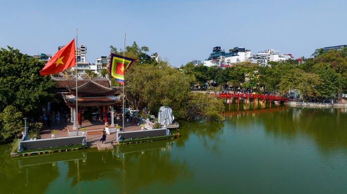 Ngắm những công trình văn hóa, lịch sử của quận Hoàn Kiếm từ trên cao- Ảnh 5. Ngắm những công trình văn hóa, lịch sử của quận Hoàn Kiếm từ trên cao- Ảnh 5.