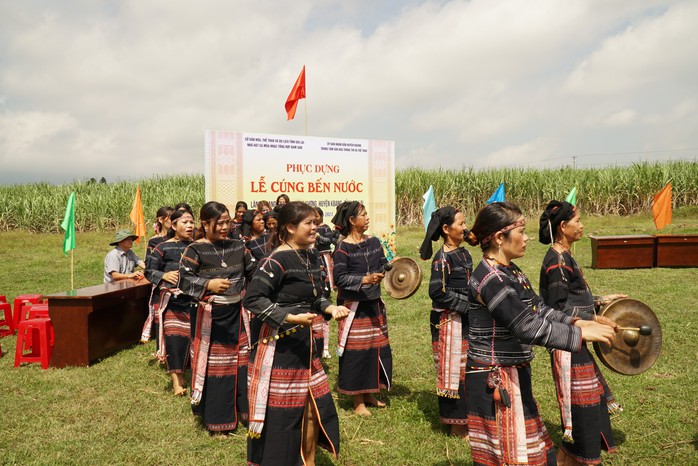 Để tiếng cồng chiêng ngân vang mãi với đại ngàn- Ảnh 3. Để tiếng cồng chiêng ngân vang mãi với đại ngàn- Ảnh 3.