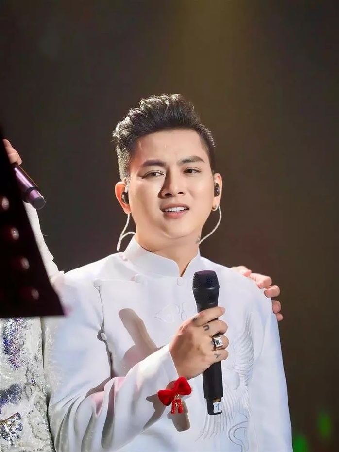 Hoài Lâm không còn là Hoài Lâm- Ảnh 2. Hoài Lâm không còn là Hoài Lâm- Ảnh 2.