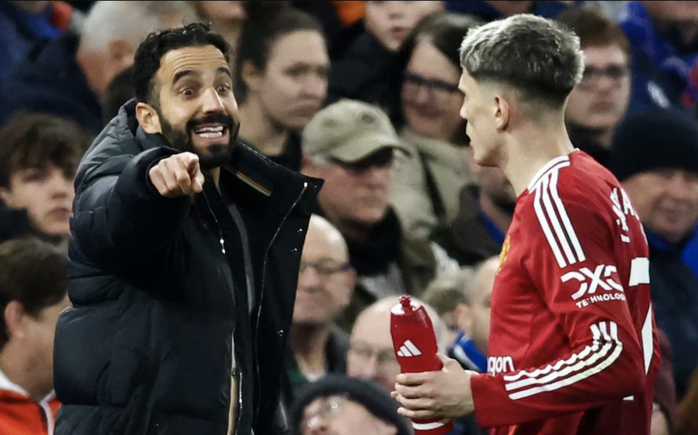 Man United hòa đội chót bảng, chuyên gia nói HLV Amorim "không có đũa thần"- Ảnh 1. Man United hòa đội chót bảng, chuyên gia nói HLV Amorim "không có đũa thần"- Ảnh 1.