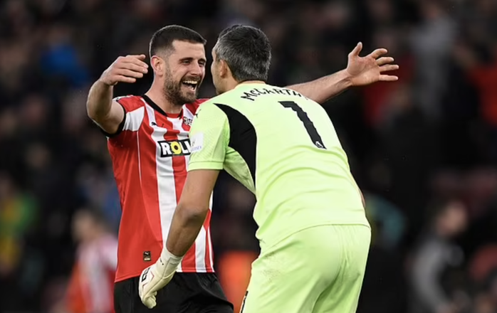 Lập cú đúp trước Southampton, Salah gửi lời thách thức Man City- Ảnh 5. Lập cú đúp trước Southampton, Salah gửi lời thách thức Man City- Ảnh 5.