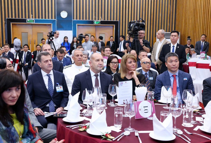 Tổng thống Bulgaria gặp gỡ bạn bè Việt Nam- Ảnh 5. Tổng thống Bulgaria gặp gỡ bạn bè Việt Nam- Ảnh 5.