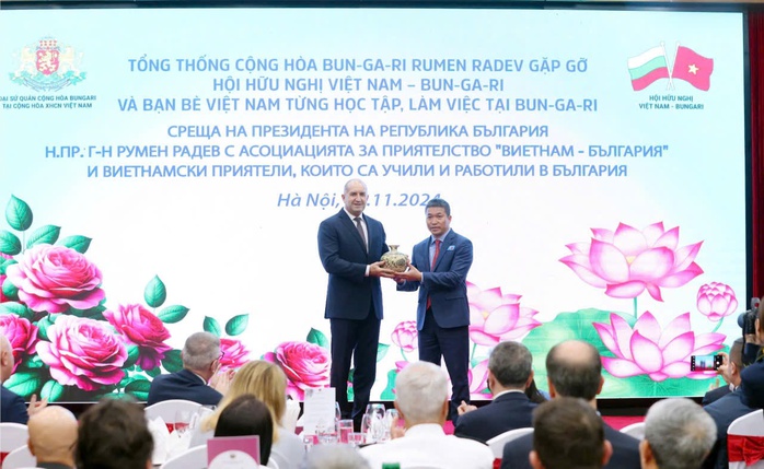 Tổng thống Bulgaria gặp gỡ bạn bè Việt Nam- Ảnh 6. Tổng thống Bulgaria gặp gỡ bạn bè Việt Nam- Ảnh 6.