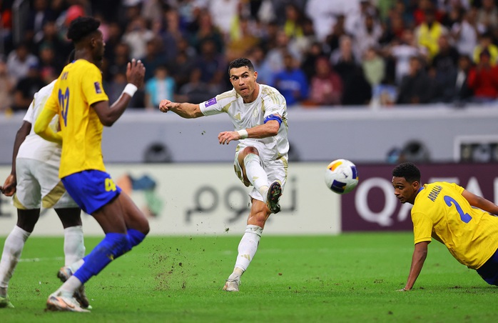 Ronaldo lập cú đúp tại Cúp C1 châu Á, vượt kỷ lục của Messi- Ảnh 2.