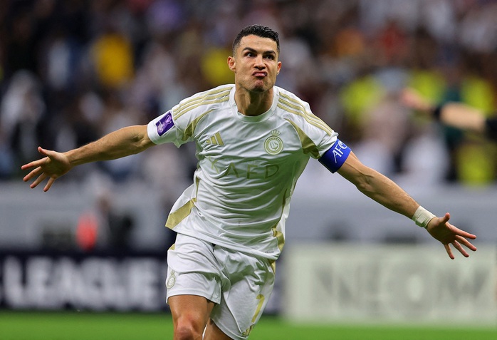 Ronaldo lập cú đúp tại Cúp C1 châu Á, vượt kỷ lục của Messi- Ảnh 1.