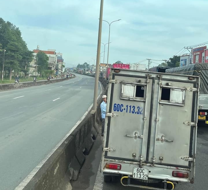 Tai nạn thương tâm, nữ sinh chạy xe đạp điện tử vong tại chỗ - Ảnh 3. Tai nạn thương tâm, nữ sinh chạy xe đạp điện tử vong tại chỗ - Ảnh 3.
