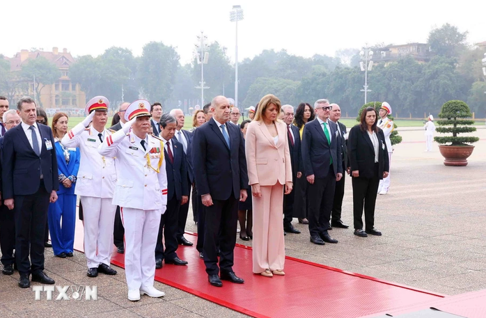 Chủ tịch nước Lương Cường chủ trì lễ đón Tổng thống Bulgaria- Ảnh 2. Chủ tịch nước Lương Cường chủ trì lễ đón Tổng thống Bulgaria- Ảnh 2.