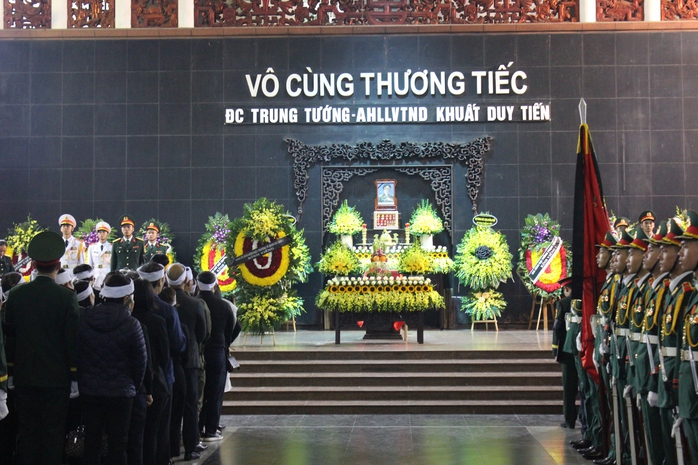 Tiễn biệt Trung tướng, Anh hùng Lực lượng vũ trang nhân dân Khuất Duy Tiến- Ảnh 1. Tiễn biệt Trung tướng, Anh hùng Lực lượng vũ trang nhân dân Khuất Duy Tiến- Ảnh 1.