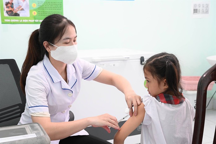 Ca mắc sởi tăng nhanh, nhiều nơi tiêm vắc-xin chưa đạt- Ảnh 1. Ca mắc sởi tăng nhanh, nhiều nơi tiêm vắc-xin chưa đạt- Ảnh 1.
