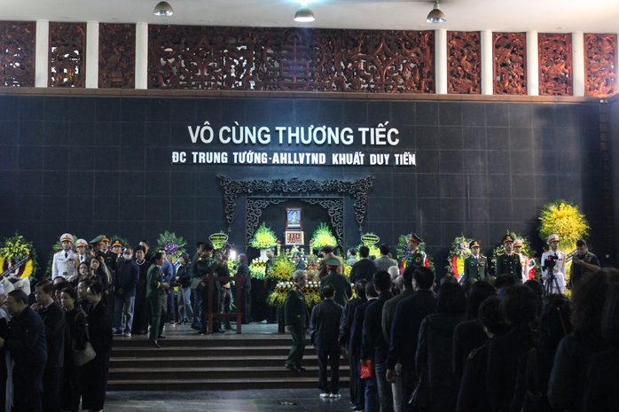 Tiễn biệt Trung tướng, Anh hùng Lực lượng vũ trang nhân dân Khuất Duy Tiến- Ảnh 8. Tiễn biệt Trung tướng, Anh hùng Lực lượng vũ trang nhân dân Khuất Duy Tiến- Ảnh 8.