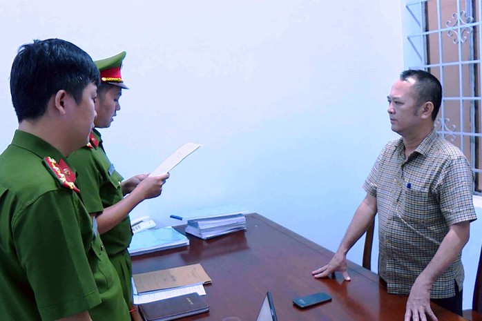 Bắt Giám đốc BQL Dịch vụ công ích Nha Trang- Ảnh 3. Bắt Giám đốc BQL Dịch vụ công ích Nha Trang- Ảnh 3.