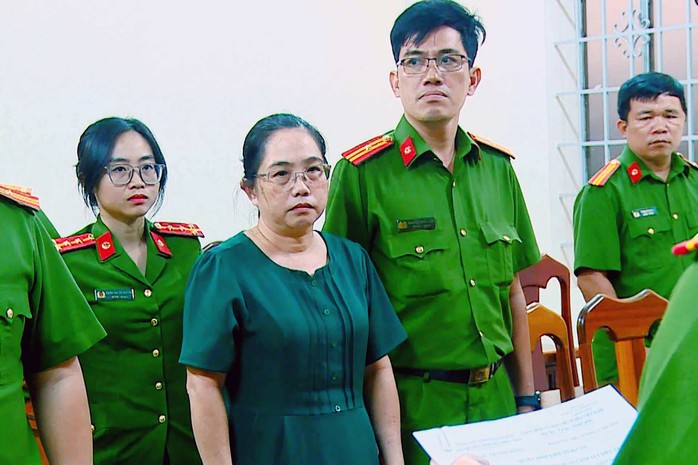 Bắt Giám đốc BQL Dịch vụ công ích Nha Trang- Ảnh 1. Bắt Giám đốc BQL Dịch vụ công ích Nha Trang- Ảnh 1.