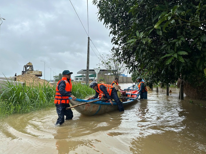 Thủ tướng chỉ đạo ứng phó, khắc phục hậu quả mưa lũ ở Trung Bộ- Ảnh 1. Thủ tướng chỉ đạo ứng phó, khắc phục hậu quả mưa lũ ở Trung Bộ- Ảnh 1.