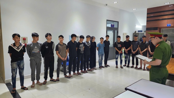 Vẫy tay chào "người lạ", một thiếu niên bị hành hung đến tử vong- Ảnh 1. Vẫy tay chào "người lạ", một thiếu niên bị hành hung đến tử vong- Ảnh 1.