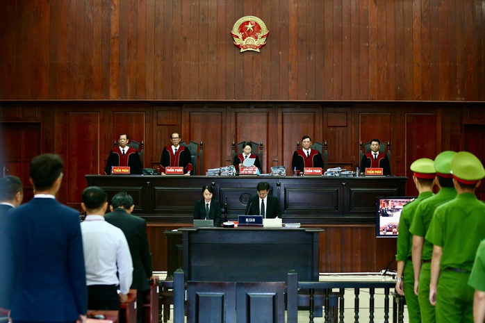 Quang cảnh phiên xét xử phúc thẩm vụ án Vạn Thịnh PhátẢnh: HOÀNG TRIỀU Quang cảnh phiên xét xử phúc thẩm vụ án Vạn Thịnh PhátẢnh: HOÀNG TRIỀU