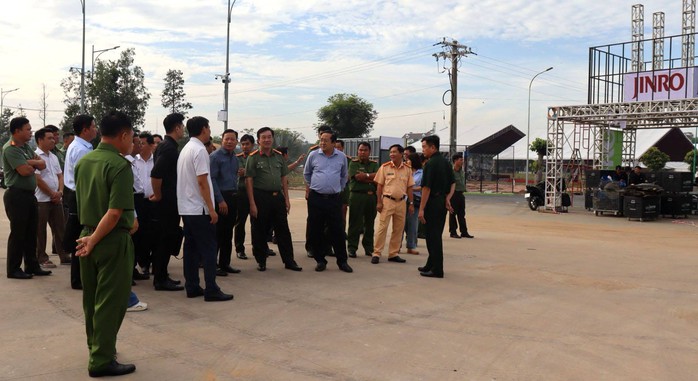 Bí thư Tỉnh ủy Long An kiểm tra công tác tổ chức một sự kiện lớn- Ảnh 4. Bí thư Tỉnh ủy Long An kiểm tra công tác tổ chức một sự kiện lớn- Ảnh 4.