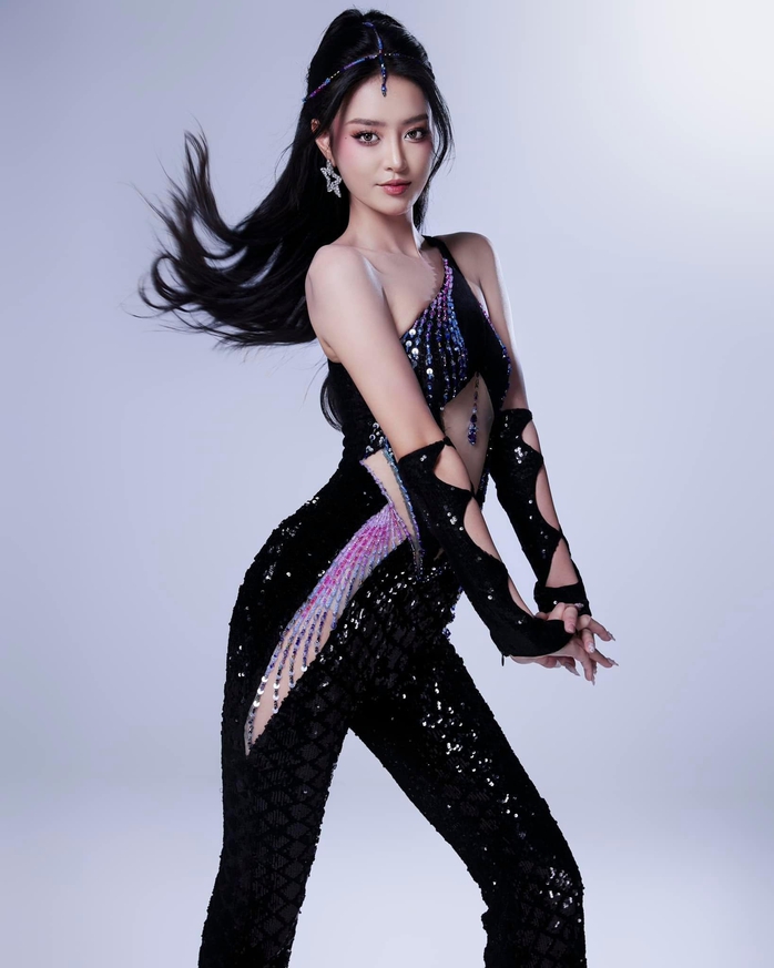 Bùi Khánh Linh khoe dáng cuốn hút với bikini- Ảnh 5. Bùi Khánh Linh khoe dáng cuốn hút với bikini- Ảnh 5.