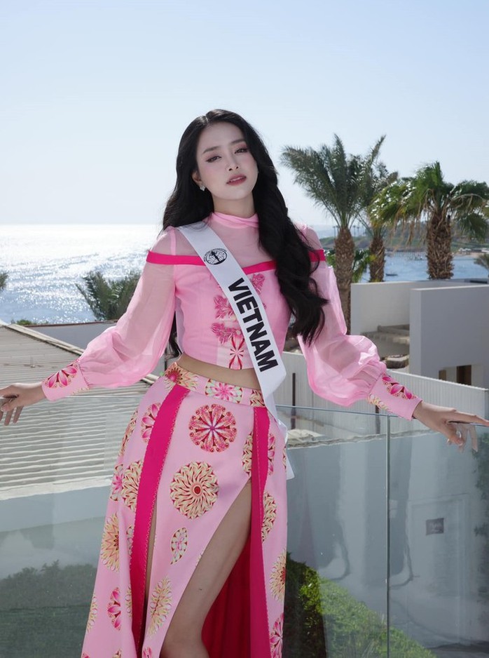 Bùi Khánh Linh khoe dáng cuốn hút với bikini- Ảnh 6. Bùi Khánh Linh khoe dáng cuốn hút với bikini- Ảnh 6.
