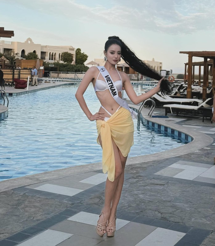 Bùi Khánh Linh khoe dáng cuốn hút với bikini- Ảnh 1. Bùi Khánh Linh khoe dáng cuốn hút với bikini- Ảnh 1.