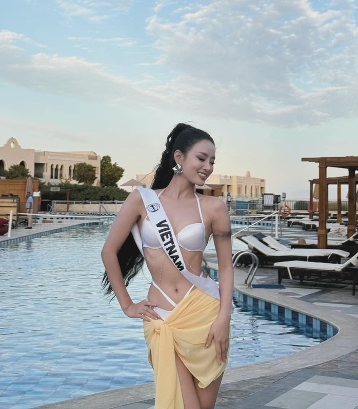 Bùi Khánh Linh khoe dáng cuốn hút với bikini- Ảnh 2. Bùi Khánh Linh khoe dáng cuốn hút với bikini- Ảnh 2.