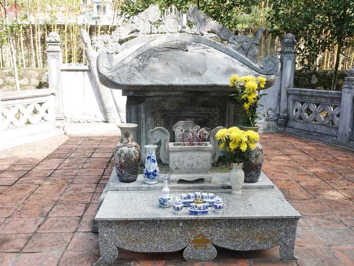 Mộ và khu lưu niệm Hải Thượng Lãn Ông Lê Hữu Trác là di tích Quốc gia đặc biệt- Ảnh 3. Mộ và khu lưu niệm Hải Thượng Lãn Ông Lê Hữu Trác là di tích Quốc gia đặc biệt- Ảnh 3.