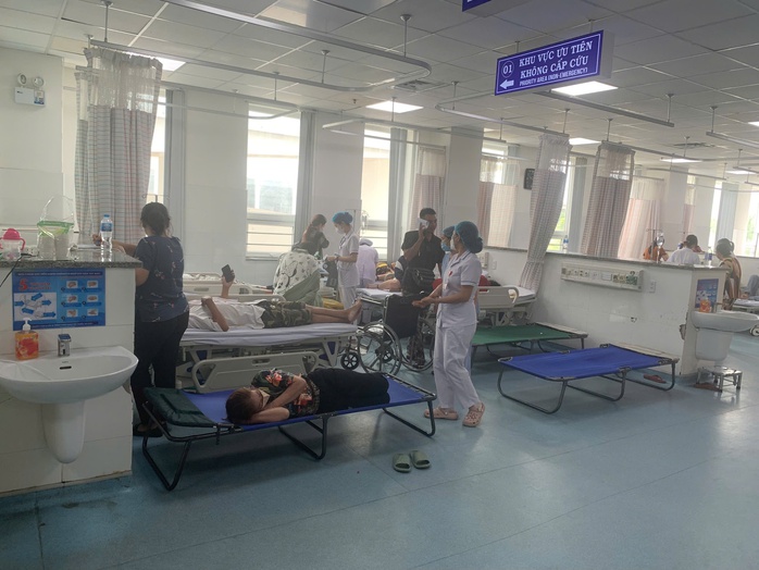 Vụ hàng chục người ở Vũng Tàu phải vào cấp cứu: Chủ cửa hàng bánh mì xin lỗi- Ảnh 1. Vụ hàng chục người ở Vũng Tàu phải vào cấp cứu: Chủ cửa hàng bánh mì xin lỗi- Ảnh 1.