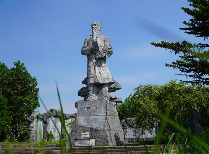 Mộ và khu lưu niệm Hải Thượng Lãn Ông Lê Hữu Trác là di tích Quốc gia đặc biệt- Ảnh 1. Mộ và khu lưu niệm Hải Thượng Lãn Ông Lê Hữu Trác là di tích Quốc gia đặc biệt- Ảnh 1.