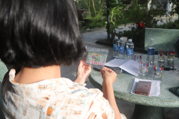 Người phụ nữ trúng số 2 tỉ không được nhận thưởng: “Tôi mất ăn mất ngủ!”- Ảnh 1. Người phụ nữ trúng số 2 tỉ không được nhận thưởng: “Tôi mất ăn mất ngủ!”- Ảnh 1.