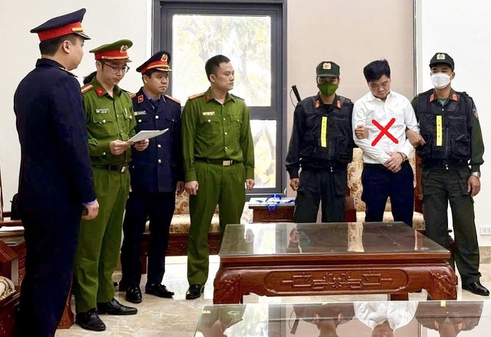 Nữ Cục trưởng Cục Hải quan Hà Nam Ninh bị bắt- Ảnh 2. Nữ Cục trưởng Cục Hải quan Hà Nam Ninh bị bắt- Ảnh 2.
