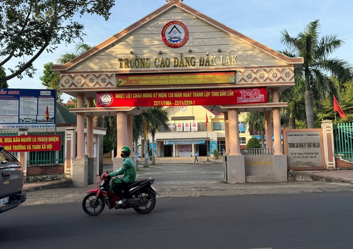 Một sinh viên tử vong, nghi điện giật trong giờ thực hành- Ảnh 1. Một sinh viên tử vong, nghi điện giật trong giờ thực hành- Ảnh 1.
