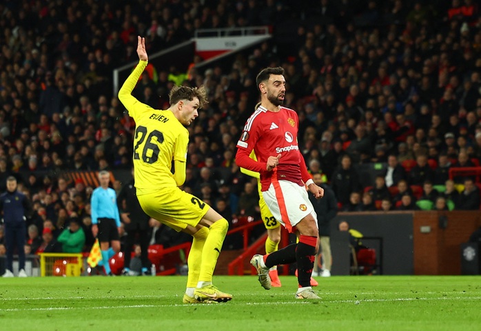 Rượt đuổi tỉ số 5 bàn, Man United thắng trận đầu dưới thời HLV Amorim - Ảnh 2. Rượt đuổi tỉ số 5 bàn, Man United thắng trận đầu dưới thời HLV Amorim - Ảnh 2.