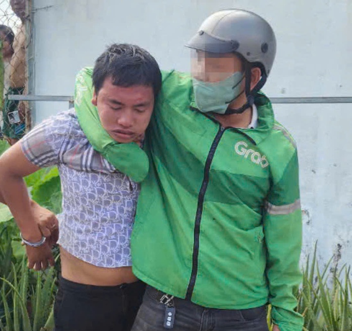 TP HCM: Bắt gã thanh niên hiếp dâm, cướp tài sản bé gái bán vé số- Ảnh 1. TP HCM: Bắt gã thanh niên hiếp dâm, cướp tài sản bé gái bán vé số- Ảnh 1.