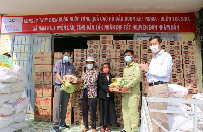 Công ty thủy điện Buôn Kuốp dành gần 1,2 tỉ đồng an sinh xã hội- Ảnh 3. Công ty thủy điện Buôn Kuốp dành gần 1,2 tỉ đồng an sinh xã hội- Ảnh 3.