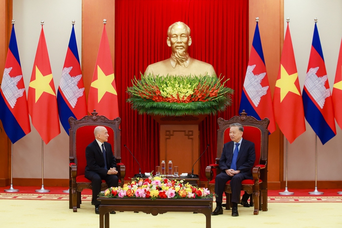 Tổng Bí thư Tô Lâm hội kiến Quốc vương Campuchia Norodom Sihamoni- Ảnh 3. Tổng Bí thư Tô Lâm hội kiến Quốc vương Campuchia Norodom Sihamoni- Ảnh 3.