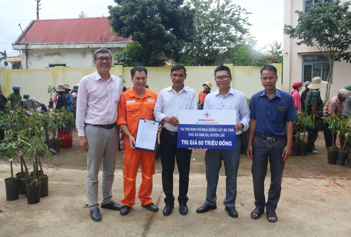 Công ty thủy điện Buôn Kuốp dành gần 1,2 tỉ đồng an sinh xã hội- Ảnh 2. Công ty thủy điện Buôn Kuốp dành gần 1,2 tỉ đồng an sinh xã hội- Ảnh 2.