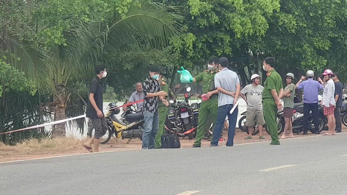 Thi thể người phụ nữ trôi trên sông Sài Gòn- Ảnh 2. Thi thể người phụ nữ trôi trên sông Sài Gòn- Ảnh 2.