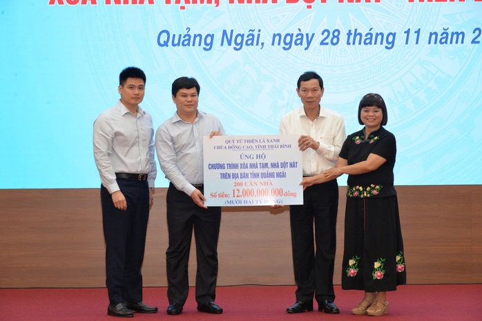 242 tỉ đồng ủng hộ xóa nhà tạm, nhà dột nát ở Quảng Ngãi- Ảnh 2. 242 tỉ đồng ủng hộ xóa nhà tạm, nhà dột nát ở Quảng Ngãi- Ảnh 2.