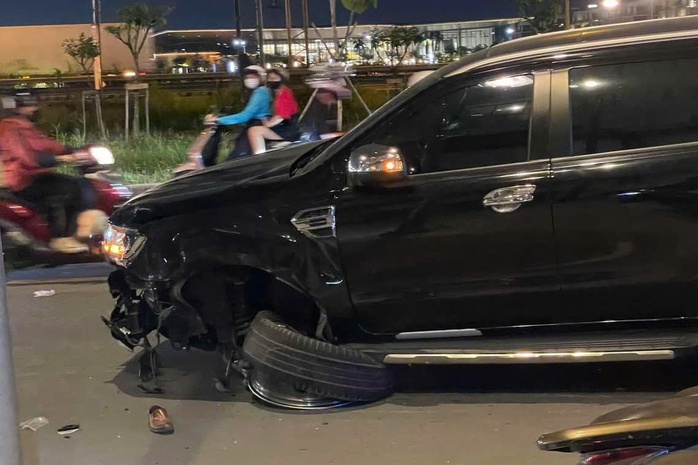 Tai nạn liên hoàn nghiêm trọng ở TP Thủ Đức- Ảnh 3. Tai nạn liên hoàn nghiêm trọng ở TP Thủ Đức- Ảnh 3.