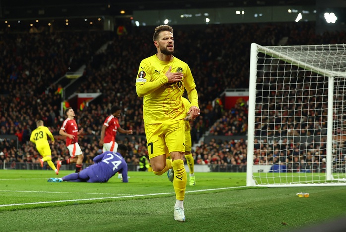 Rượt đuổi tỉ số 5 bàn, Man United thắng trận đầu dưới thời HLV Amorim - Ảnh 3. Rượt đuổi tỉ số 5 bàn, Man United thắng trận đầu dưới thời HLV Amorim - Ảnh 3.
