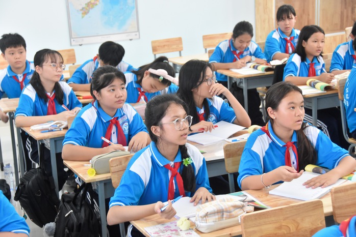Đề xuất hỗ trợ học phí cho học sinh THCS của UBND TP HCM được xem là chính sách nhân văn, thiết thực.Ảnh: TẤN THẠNH Đề xuất hỗ trợ học phí cho học sinh THCS của UBND TP HCM được xem là chính sách nhân văn, thiết thực.Ảnh: TẤN THẠNH