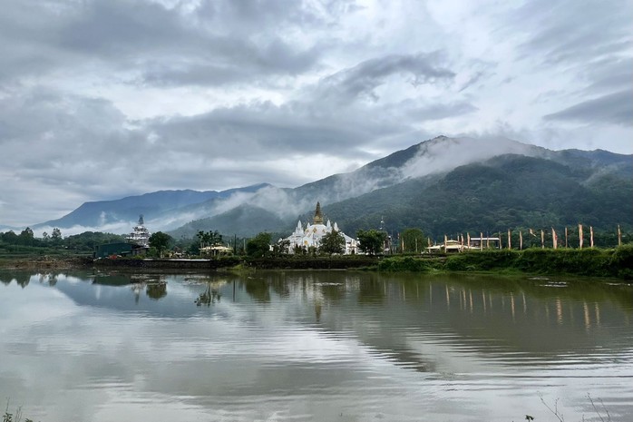 Đức Gyalwa Dokhampa chủ trì Pháp hội cầu nguyện quốc thái dân an tại Đại bảo tháp Mandala Tây Thiên- Ảnh 3. Đức Gyalwa Dokhampa chủ trì Pháp hội cầu nguyện quốc thái dân an tại Đại bảo tháp Mandala Tây Thiên- Ảnh 3.