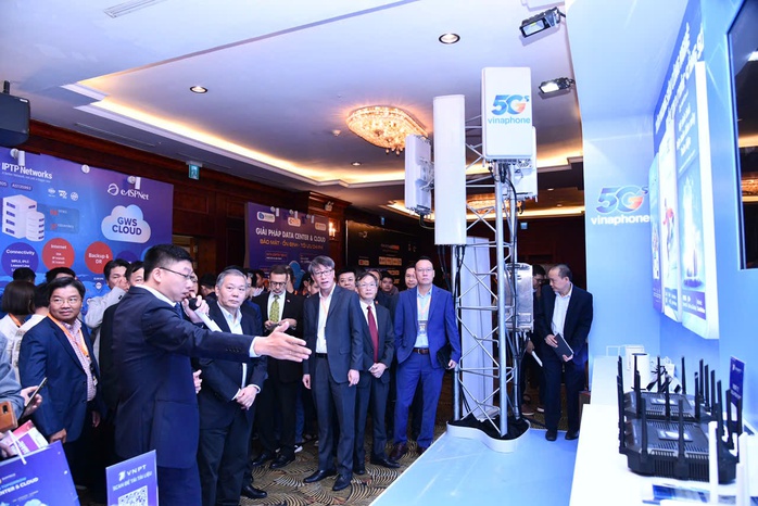 VNPT tiên phong siêu công nghệ, kiến tạo cuộc sống số- Ảnh 4. VNPT tiên phong siêu công nghệ, kiến tạo cuộc sống số- Ảnh 4.