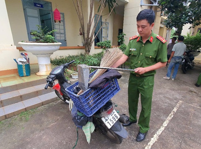 Đóng giả "lao công" quét rác gây ra hàng loạt vụ trộm cắp- Ảnh 1. Đóng giả "lao công" quét rác gây ra hàng loạt vụ trộm cắp- Ảnh 1.