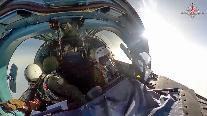 Máy bay Su-34 trên bầu trời Kurks - Nga. Ảnh: Bộ Quốc phòng Nga Máy bay Su-34 trên bầu trời Kurks - Nga. Ảnh: Bộ Quốc phòng Nga