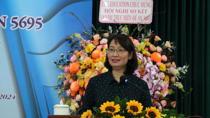 Đưa tiếng Anh trở thành ngôn ngữ thứ hai trong trường học: Không thực hiện dàn ngang- Ảnh 5. Đưa tiếng Anh trở thành ngôn ngữ thứ hai trong trường học: Không thực hiện dàn ngang- Ảnh 5.